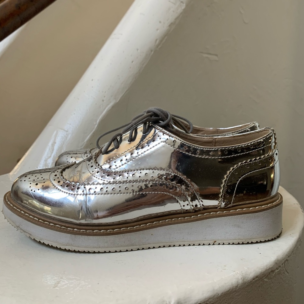 Silver shoes - Picture 2 of 4